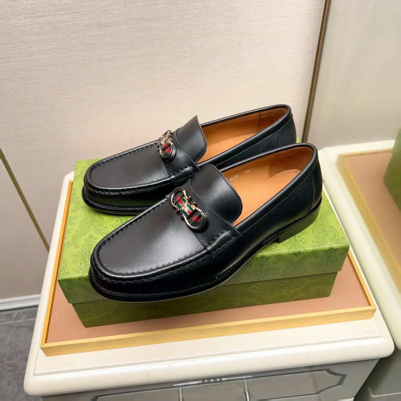 Men's men's shoes 💰460 🆘【GUCCI】Gucci ·🐂里· Hot-selling pea shoes top brand luxury, top quality, the latest fashion pea shoes.. The upper is made of original first-layer cowhide. (Full first-layer water-dyed 🐂 leather·inner). The original stylish and stylish soft rubber wear-resistant and non-slip outsole is light and comfortable on the foot, available in 3 colors! Matching code: 38-44 (customized at 45.46.47)